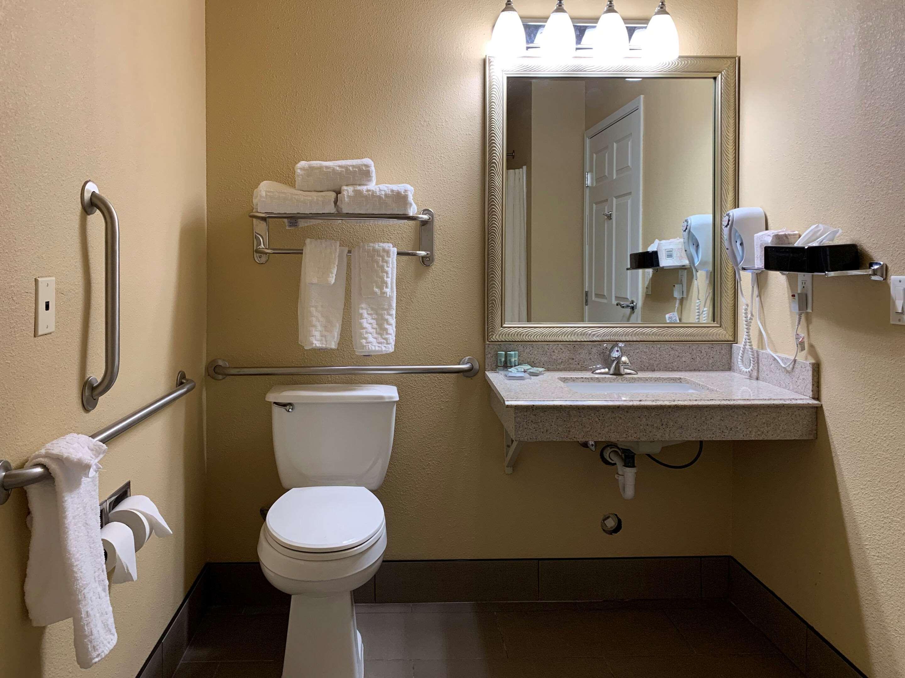Comfort Inn Saint Paul East Oakdale Bagian luar foto